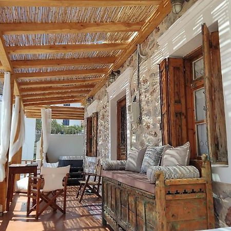 Yalos House Pera Gyalos 外观 照片