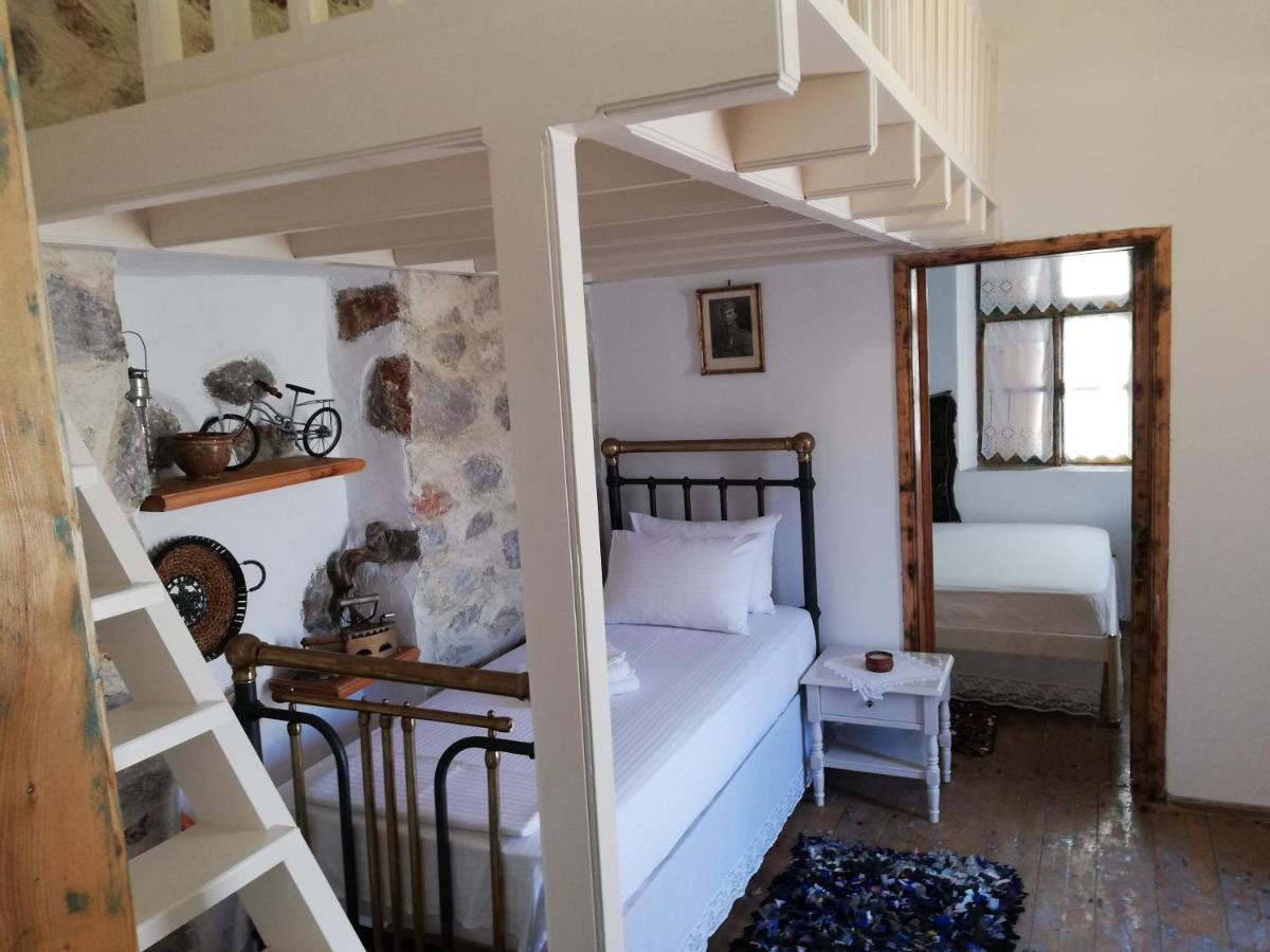 Yalos House Pera Gyalos 外观 照片
