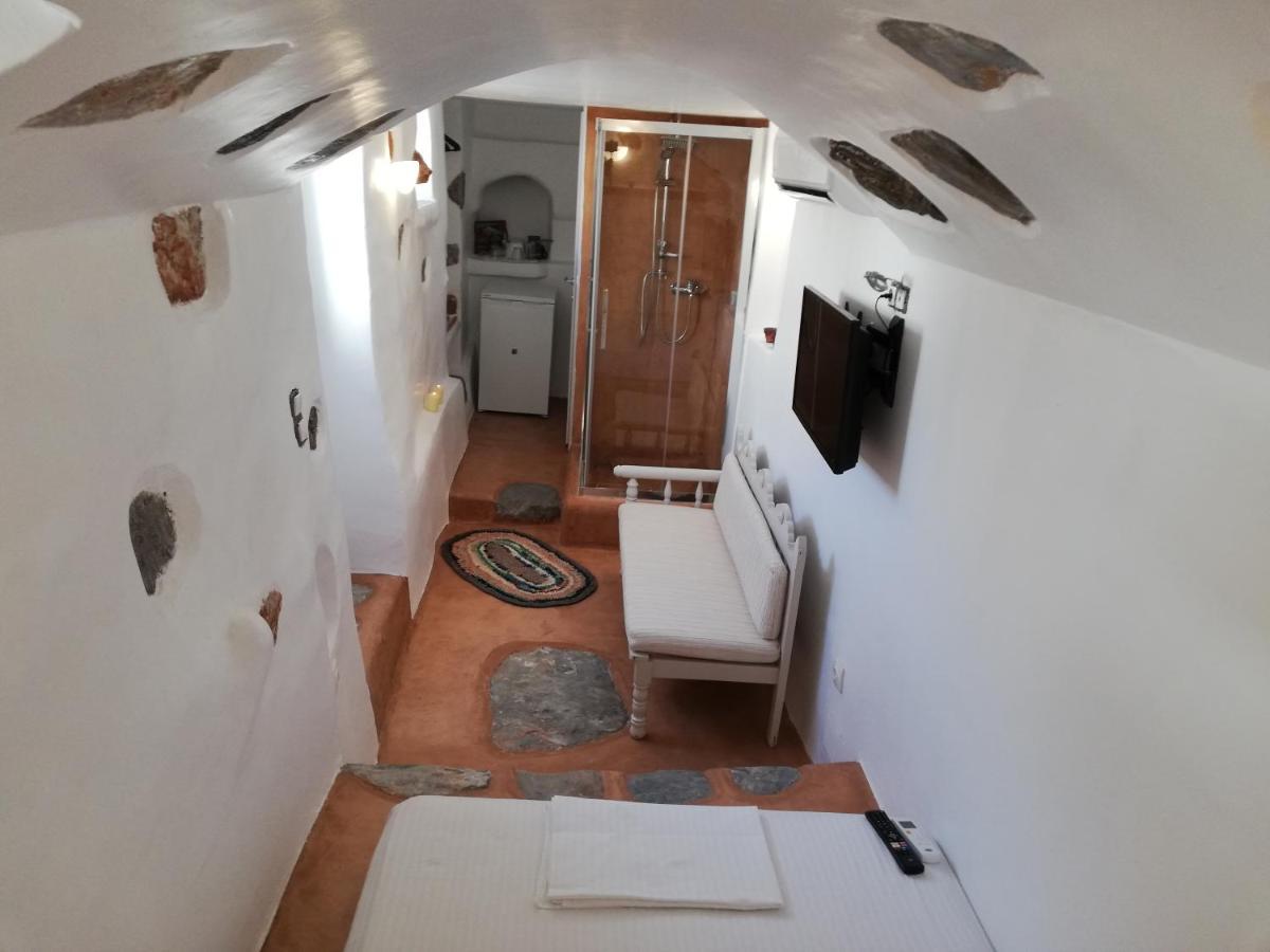 Yalos House Pera Gyalos 外观 照片