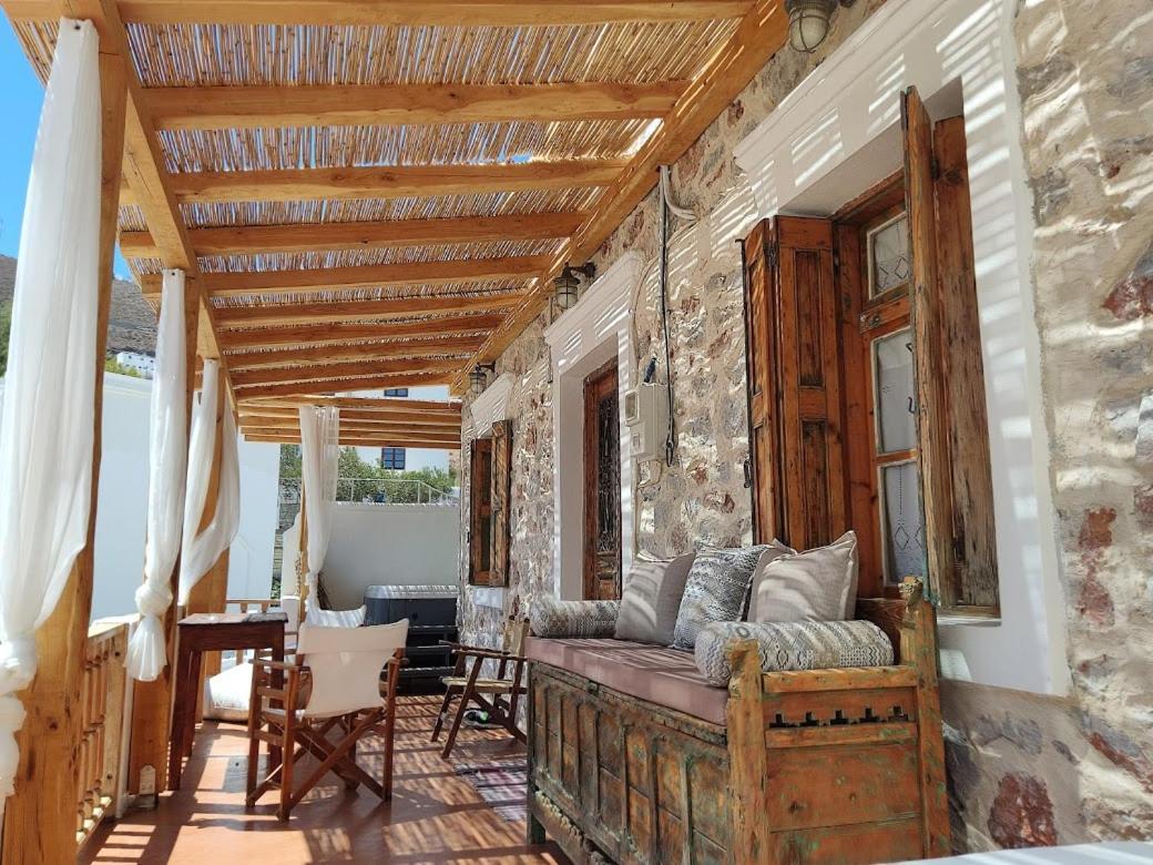 Yalos House Pera Gyalos 外观 照片