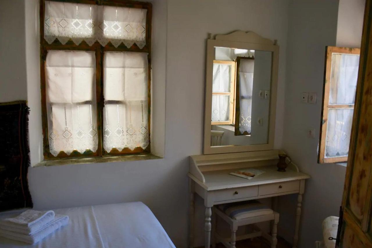 Yalos House Pera Gyalos 外观 照片