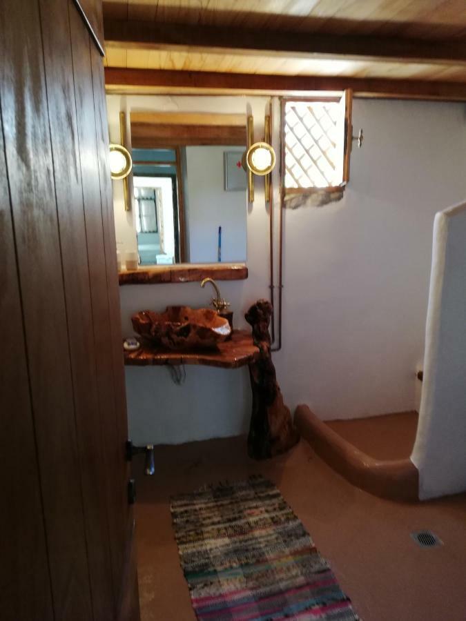 Yalos House Pera Gyalos 外观 照片