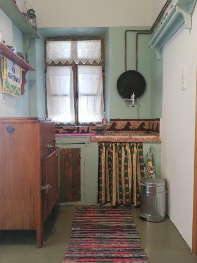 Yalos House Pera Gyalos 外观 照片